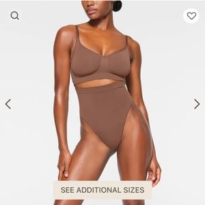 (NWT) SKIMS Shapewear - Everyday Sculpt High-Waisted Thong, Jasper, Medium